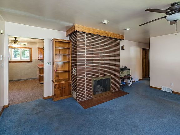 4th image of 4407 Wood St