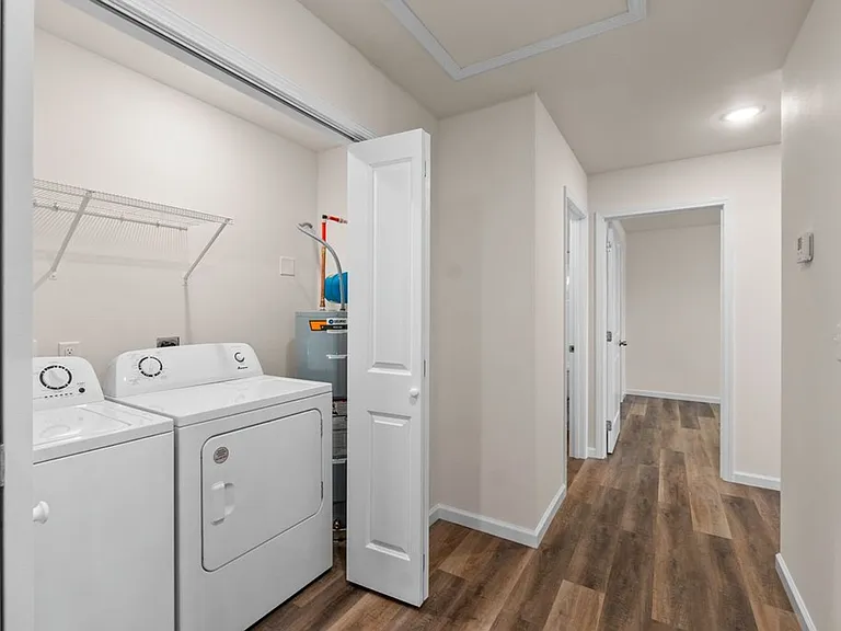 780 Highland Point Dr — Photo 4