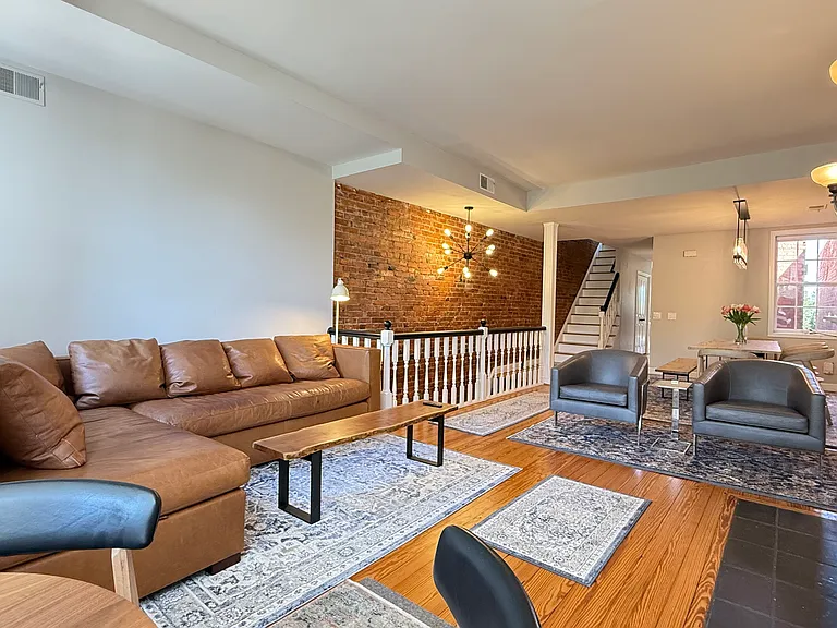 1118 F St NE #3 — Photo 7