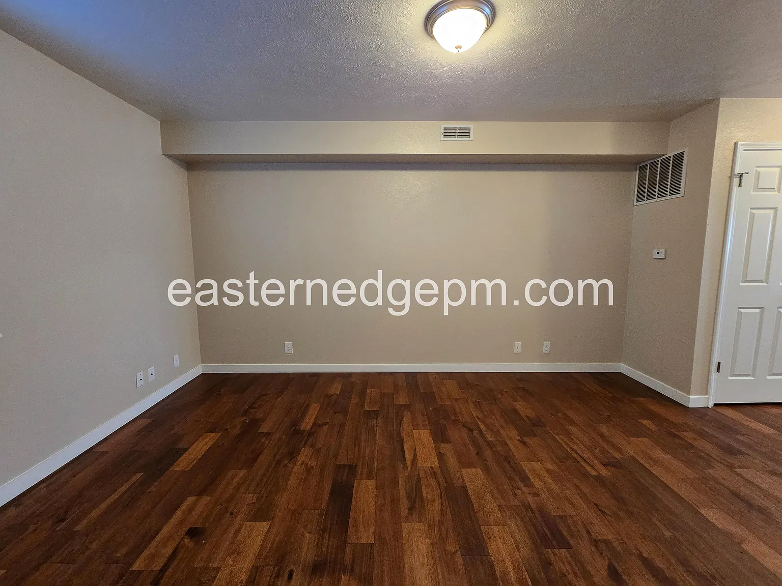 2 bed, 900 sqft, $1,225 — Photo 4