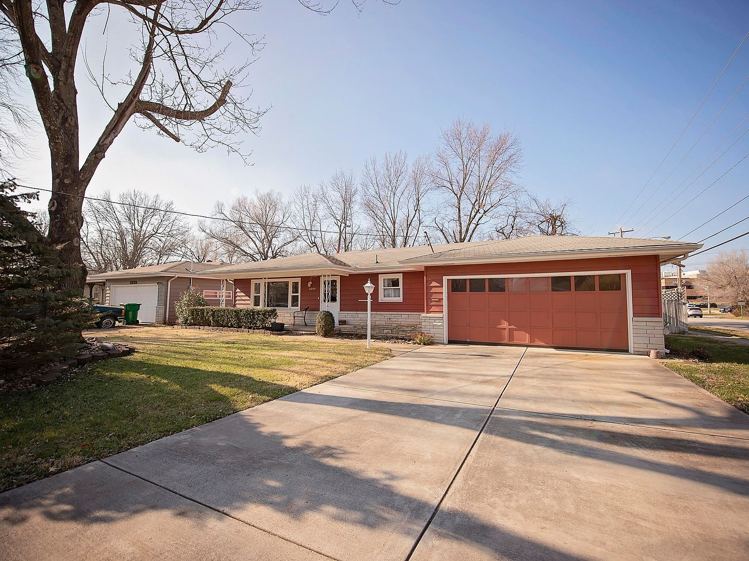 2205 South Pickwick Avenue, Springfield, MO 65804 Zillow