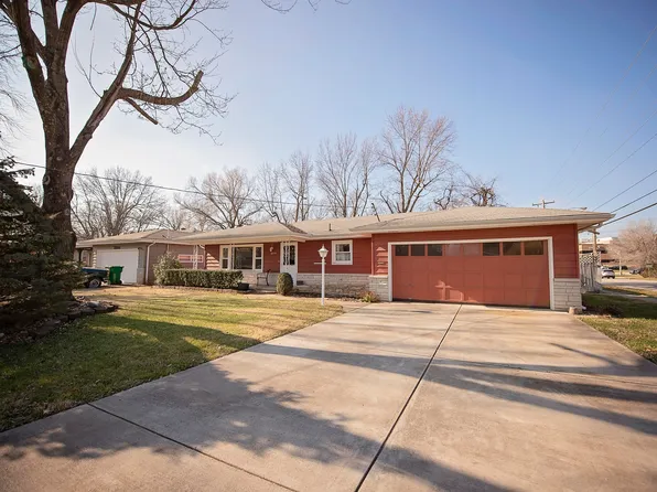 2205 S Pickwick Avenue, Springfield, MO 65804