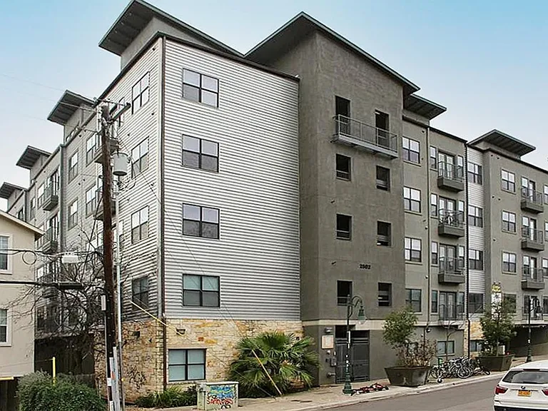 2502 Leon St #204 — Photo 2