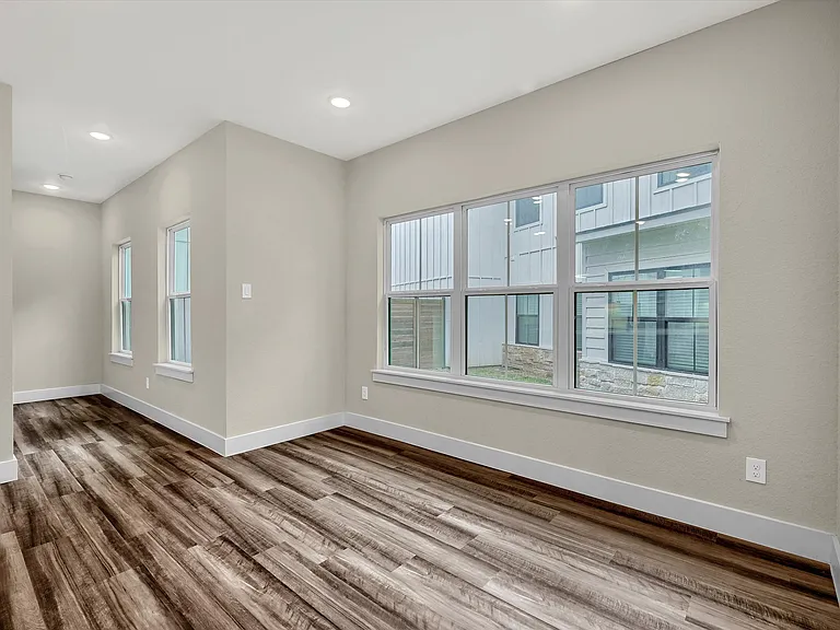 521 Saucer Dr — Photo 27