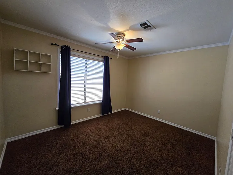 8244 W Gilmore Ave — Photo 17