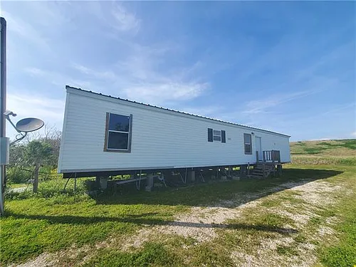34737 Highway 11 N #B Photo 1