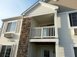 223 Silverstone Dr, Carpentersville, IL 60110