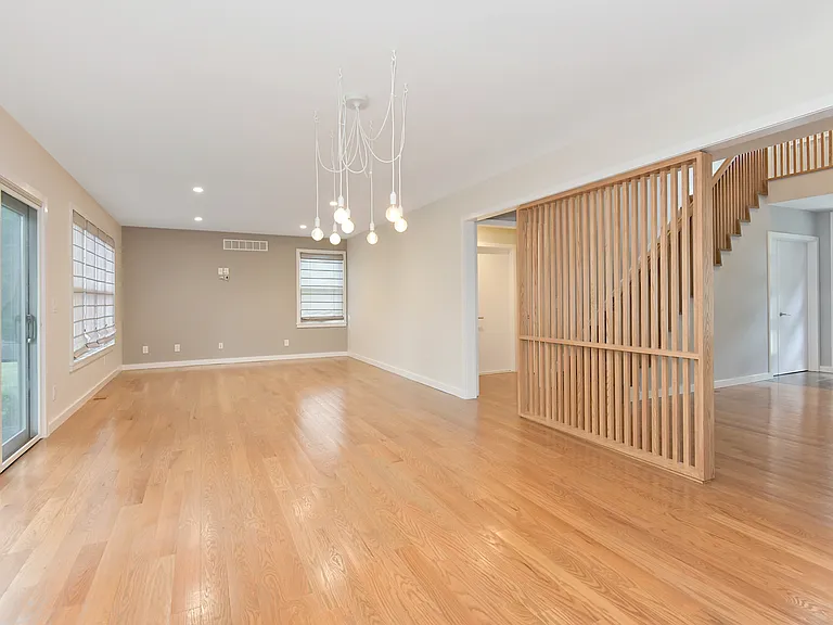160 Sycamore Rd — Photo 10