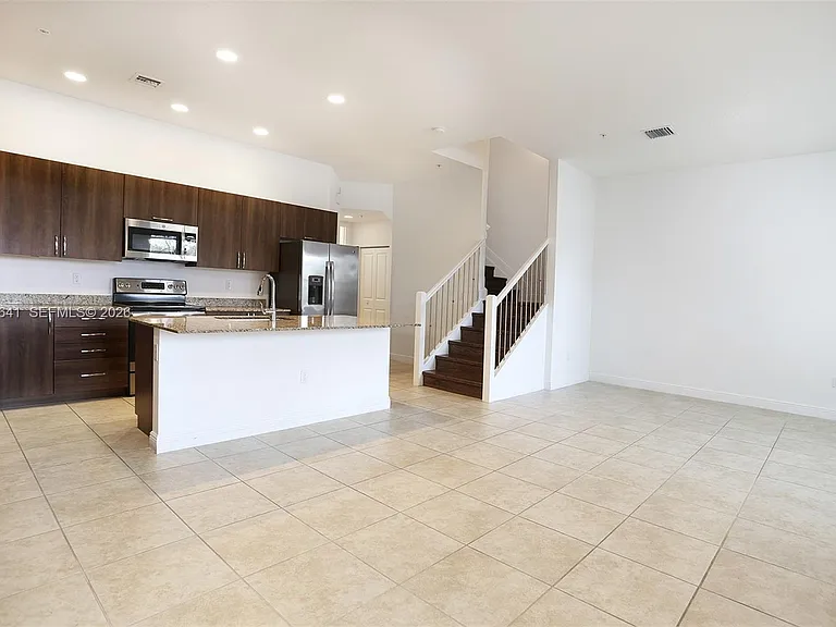 12453 NW 17th Mnr #12353 — Photo 2