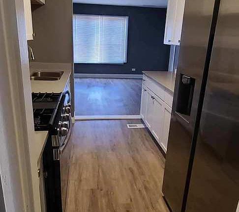 5th image of 1389 Stanley Blvd