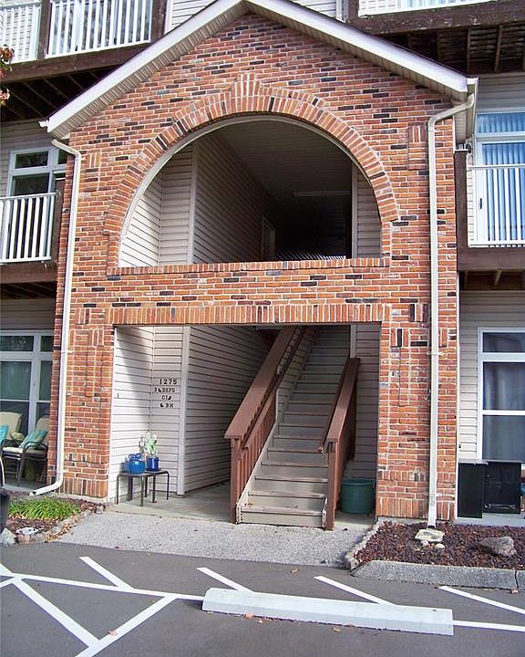 1st image of 1275 Gardens Circle Dr #E