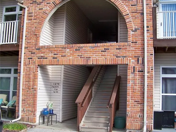 1275 Gardens Circle Dr #E, Saint Louis, MO 63125