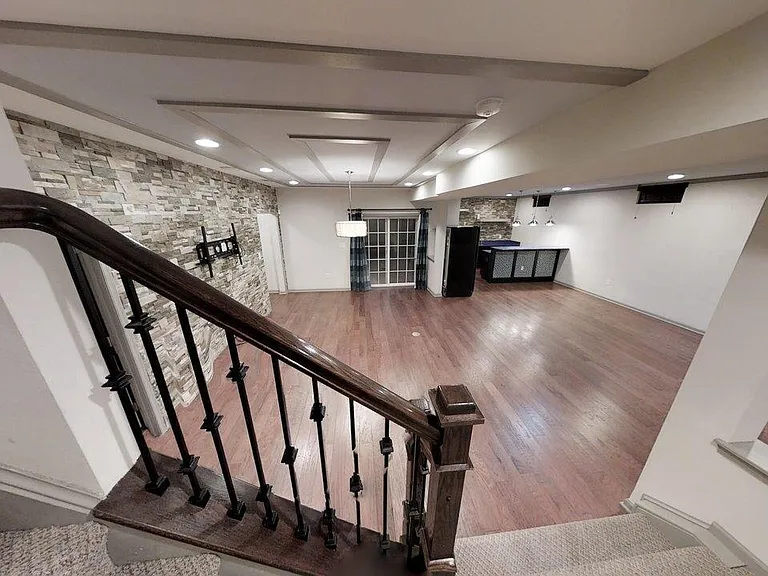 141 Coachman Cir — Photo 33