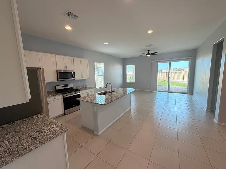 15628 W Smoketree Dr — Photo 6