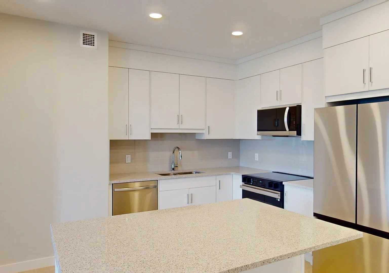 417 Wolf Hollow Crescent SE — Photo 1