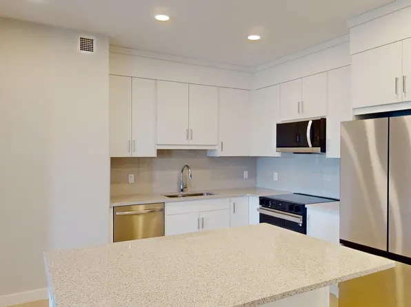 417 Wolf Hollow Cres SE, Calgary, AB T2X 1T8