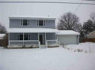 1052 Coolidge Dr, Grand Blanc, MI 48439