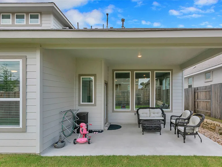 563 Saturnia Dr — Photo 27
