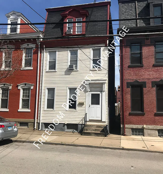 2325 Sarah St #1