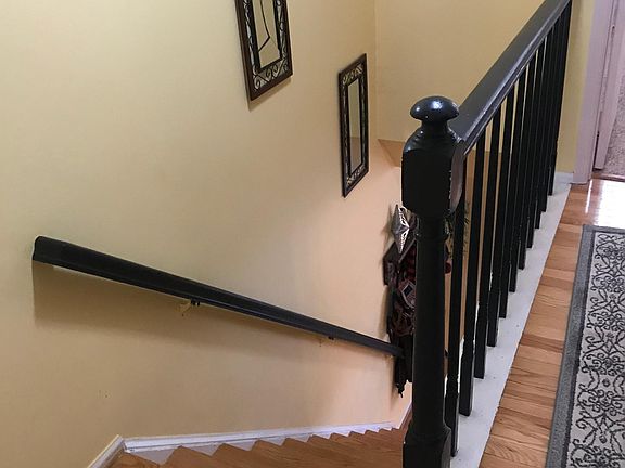 3rd image of 36 Dulany Ct