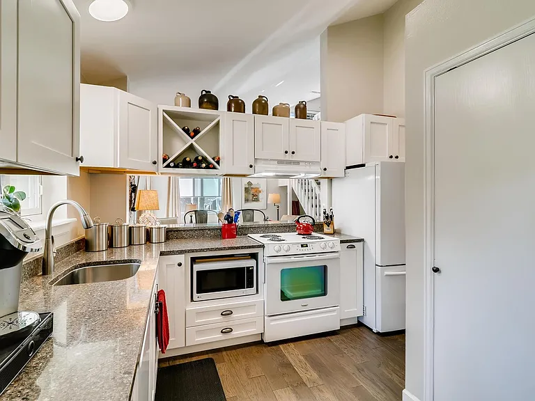 6866 Countryside Ln — Photo 2