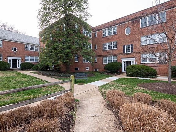 3rd image of 1808 W Abingdon Dr APT 101