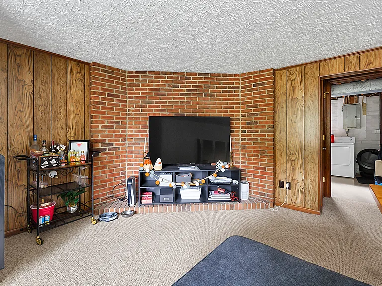 136 Ravenna St #138 — Photo 16