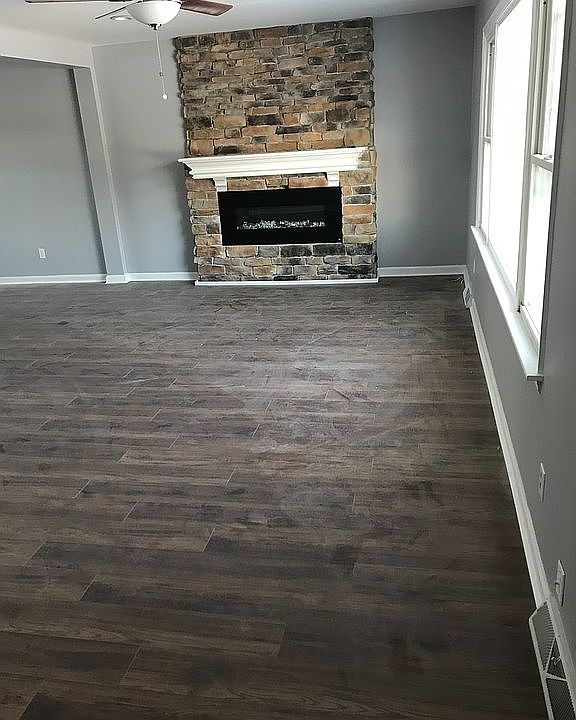 2nd image of 2000 Pieck Dr