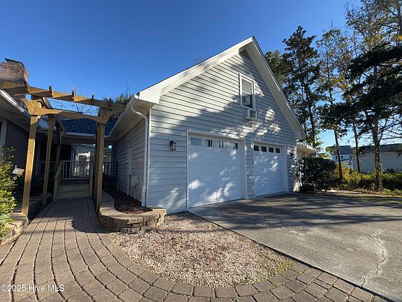 3rd image of 7124 Orchard Trce
