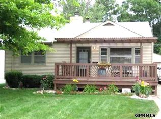 6944 Wirt St, Omaha, NE 68104