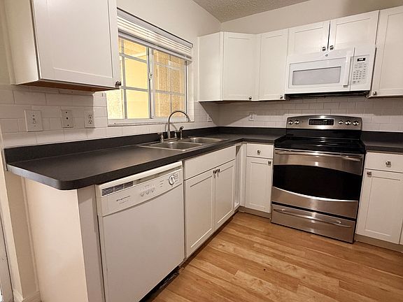 4th image of 10819 Brickside Ct