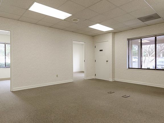 4th image of 3705 Latrobe Dr Suite 310