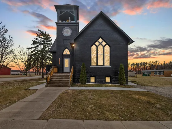 30991 Church St, Leonidas, MI 49066