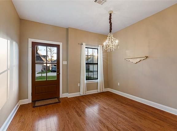 2nd image of 120 Mirabeau Pl