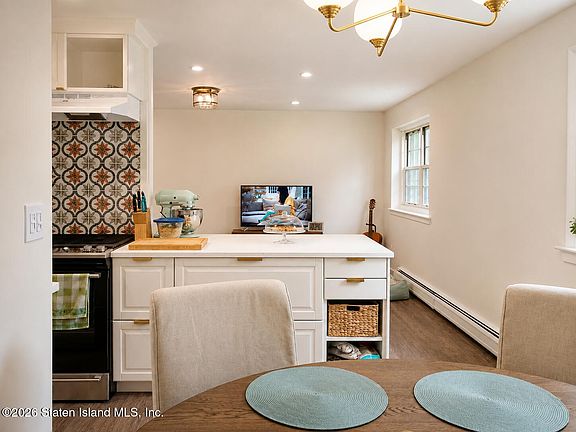 2nd image of 410 Maryland Ave APT 1A