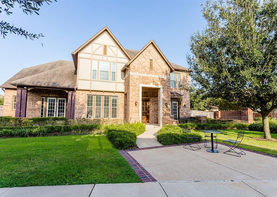 1st image of 811 Arden Oaks Dr