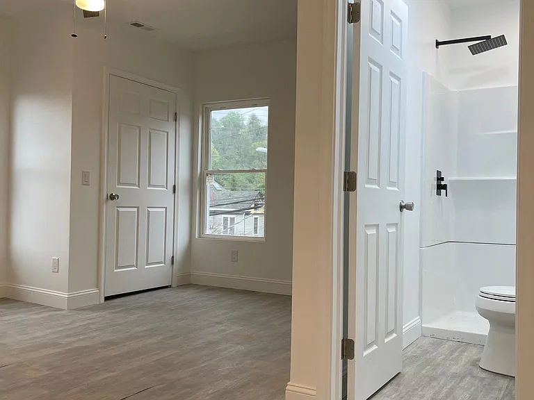 376 Brockway Ave #A — Photo 6