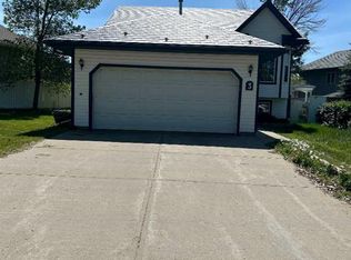 3 Upland Rd N, Brooks, AB T1R 0P8