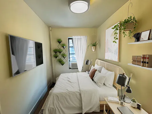 Rented by Pear NYC LLC | media 1