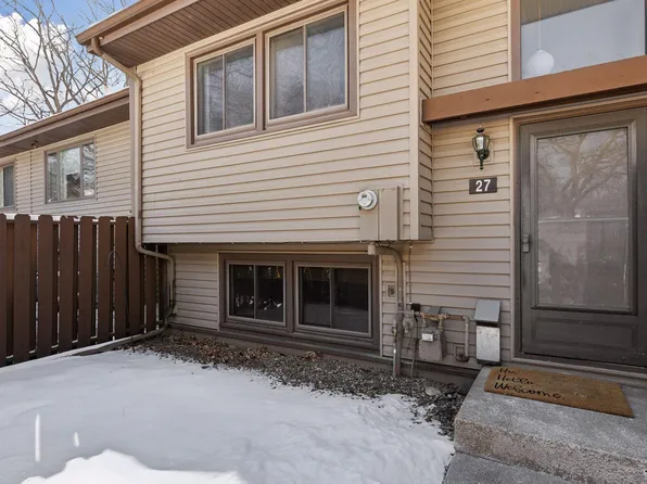 27 River Woods Ln, Burnsville, MN 55337