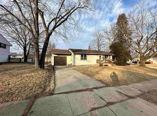 1400 Mark Dr, Freeport, IL 61032