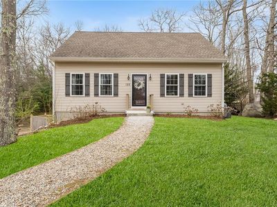 135 Crandall Rd, Tiverton, RI, 02878
