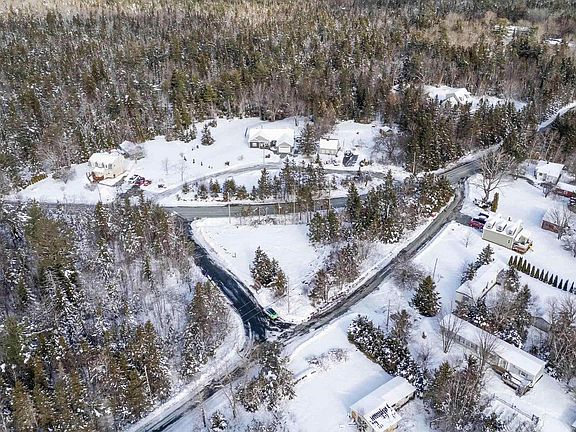 4th image of Montague Rd