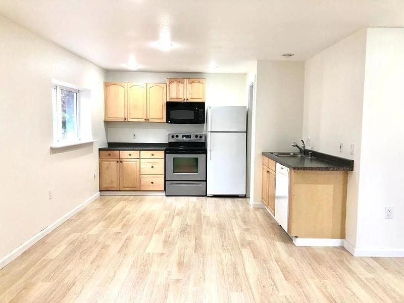 1st image of 16131 Broadway Ave
