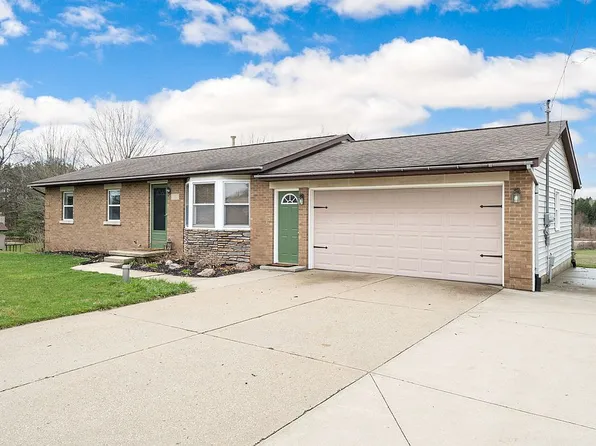 6889 Vinton Ave NW, Comstock Park, MI 49321