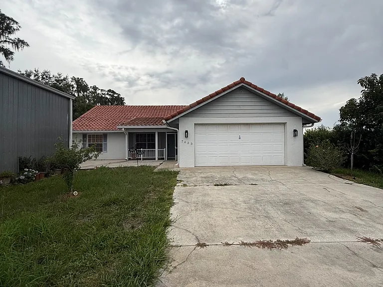 7423 Sparta Rd — Photo 2