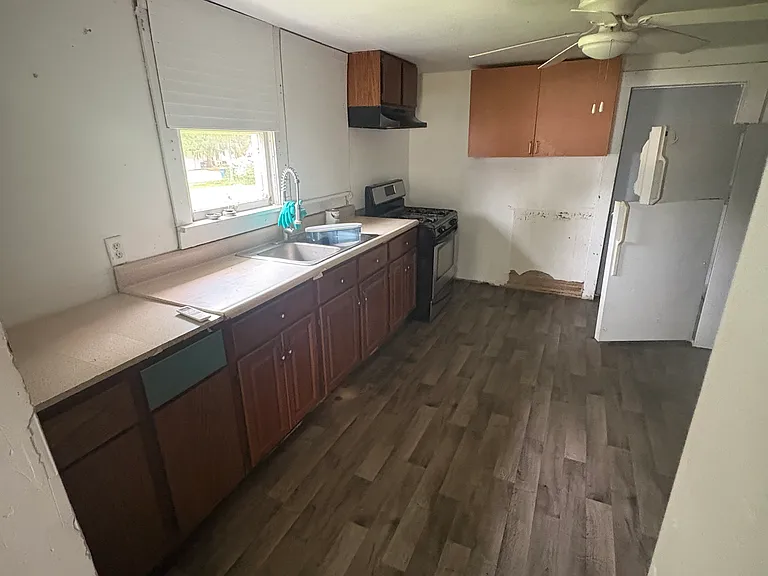107 W Harrison St — Photo 6