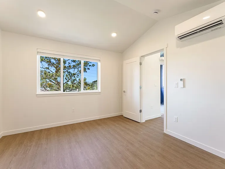 Bridgewater Apartments — Photo 54