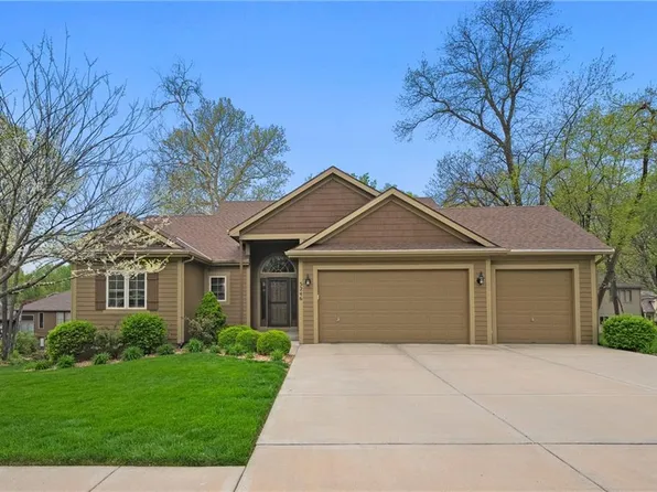 5246 N Walnut St, Kansas City, MO 64118