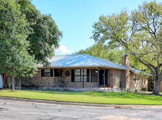 101 Homestead, Kerrville, TX 78028